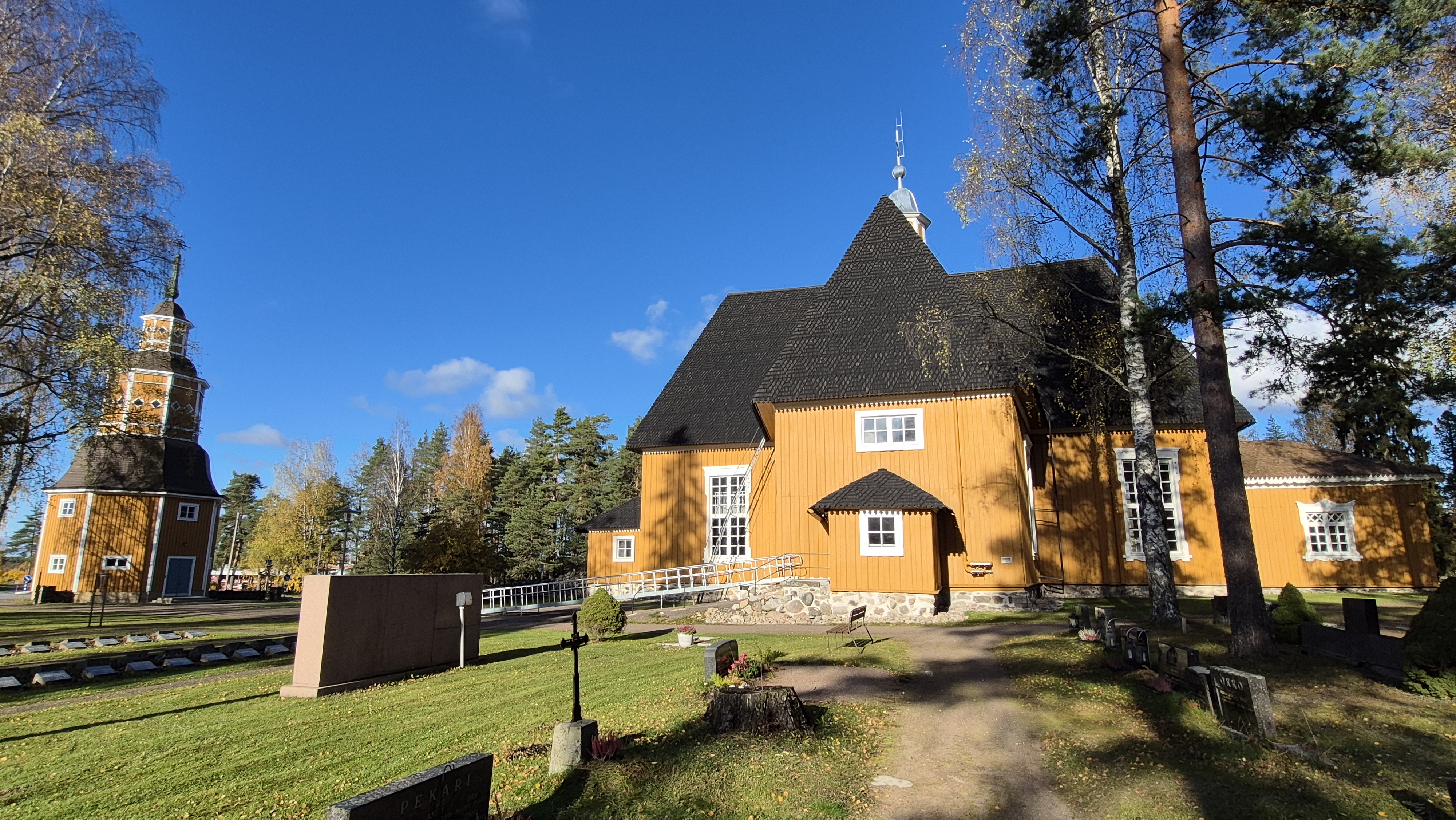 Lemin kirkko kuvassa